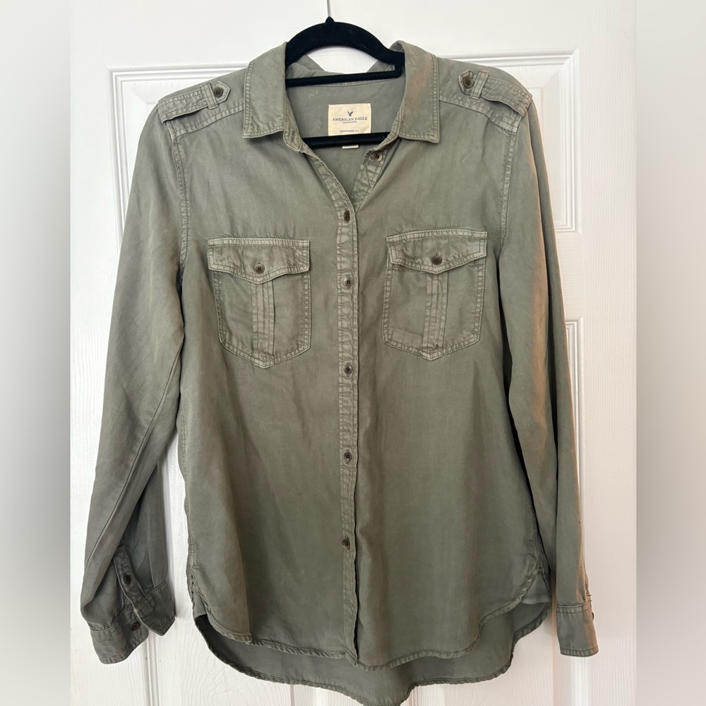 Olive Army green 100% cotton button up long sleeve shirt, Boyfriend fit Medium
